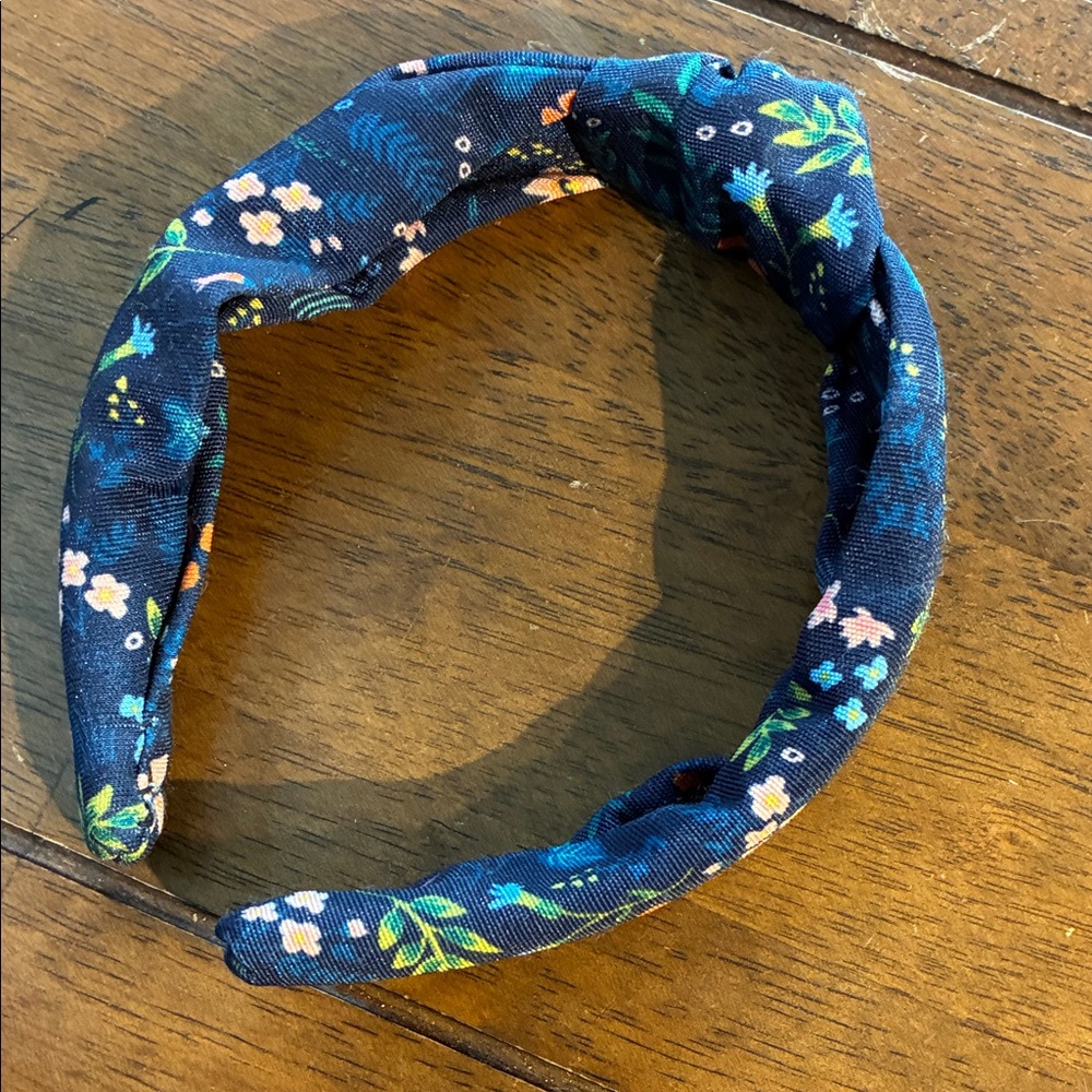 SUPER SWEET AND FEMININE Rifle paper top knot headband NEW 💋💋💋